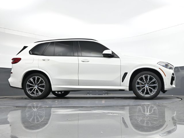 Used 2019 BMW X5 xDrive40i w/ M Sport Package AWD/4WD image 29