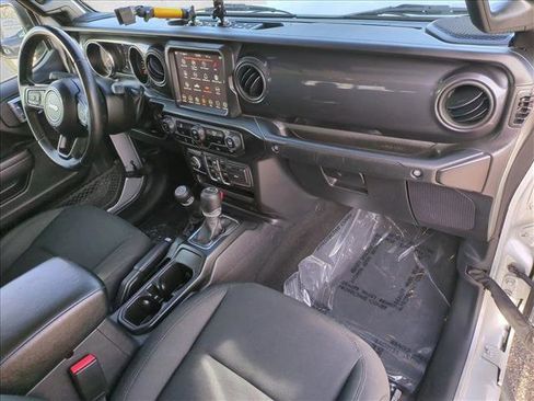 Used 2022 Jeep Gladiator Sport image 22