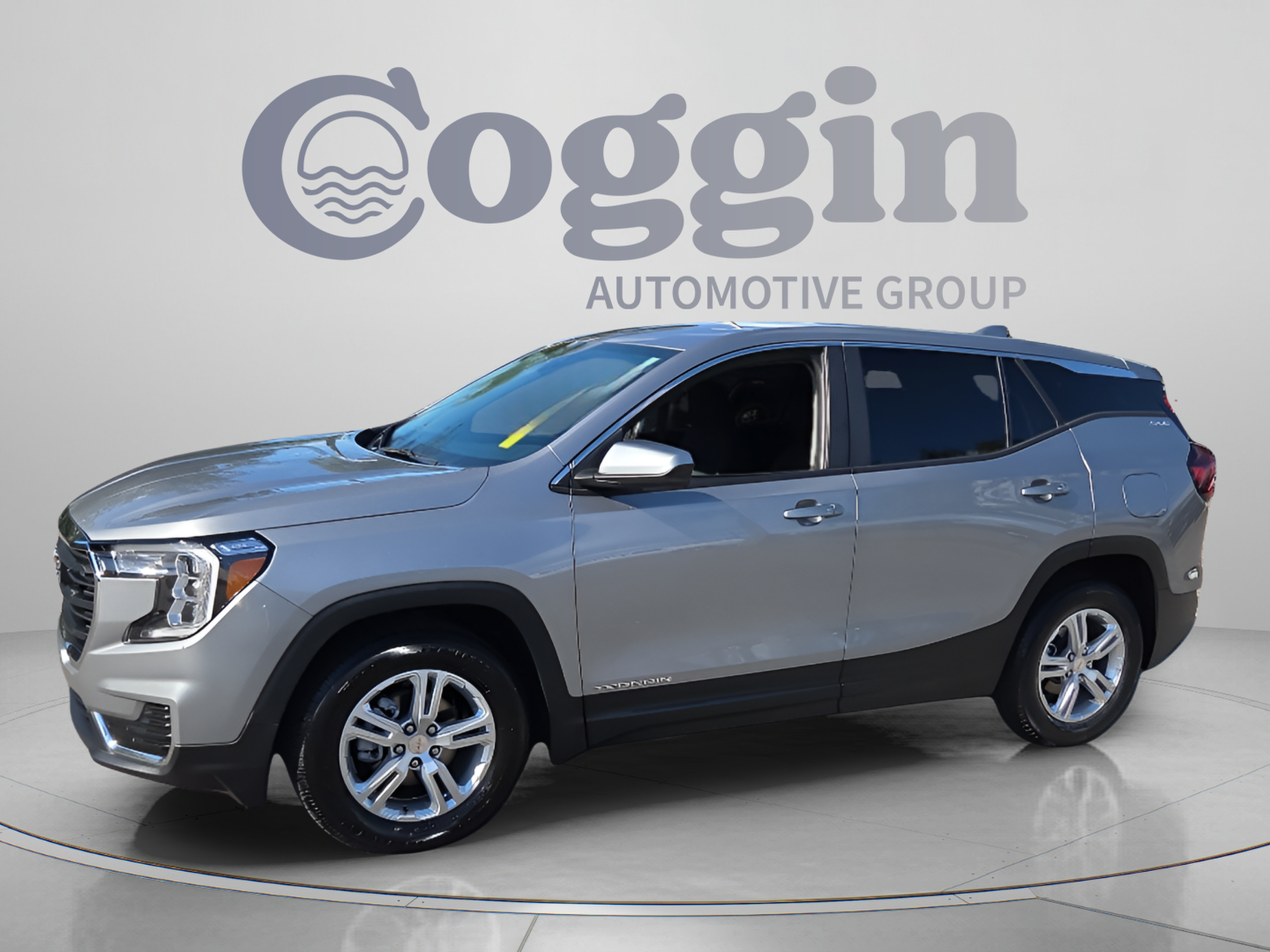 Used 2024 GMC Terrain SLE FWD image 1