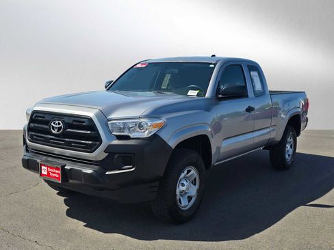 Used 2017 Toyota Tacoma SR RWD image 9