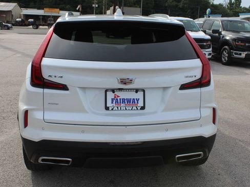 Used 2024 Cadillac XT4 Premium Luxury AWD/4WD image 9