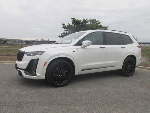 Used 2023 Cadillac XT6 Premium Luxury w/ Technology Package image 30