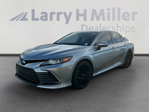 Used 2023 Toyota Camry LE image 1
