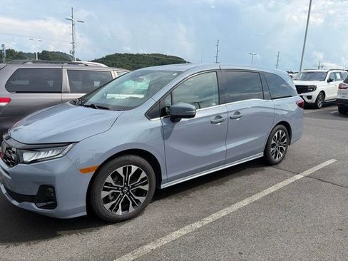 Used 2025 Honda Odyssey Elite image 9