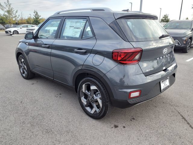 Used 2026 Hyundai Venue SEL FWD image 9