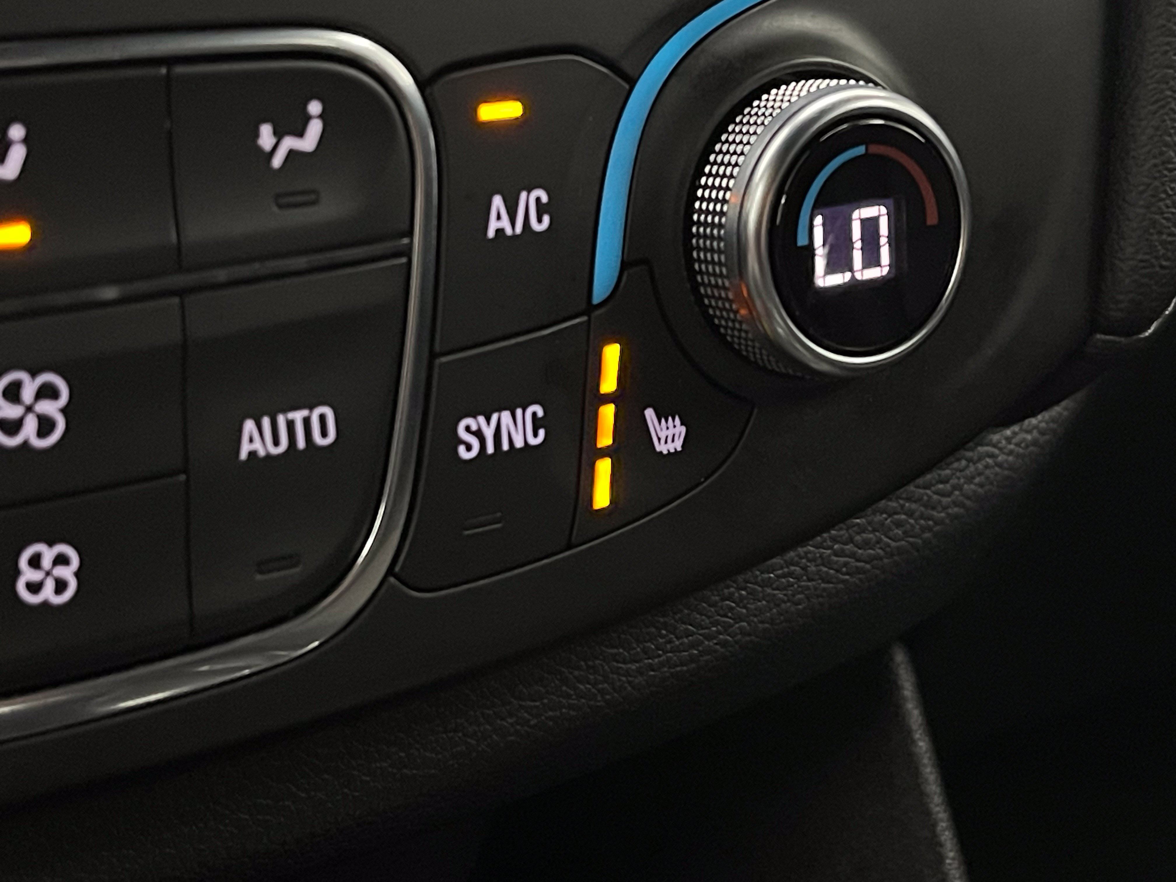 Used 2023 Chevrolet Traverse LT FWD image 5