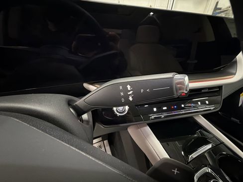 New 2026 Buick Envision Avenir image 16