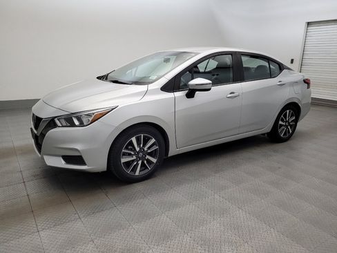 Used 2021 Nissan Versa SV FWD image 2