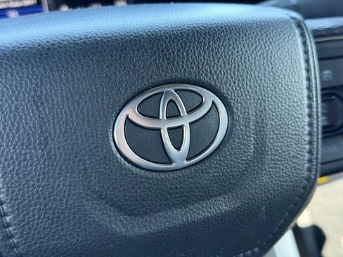 Used 2025 Toyota Tacoma Limited image 30