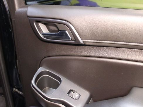 Used 2019 GMC Yukon XL SLT image 13