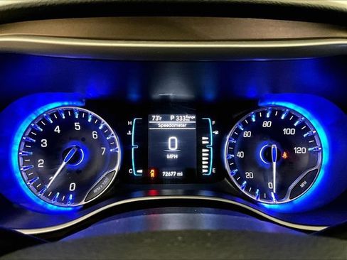 Used 2017 Chrysler Pacifica LX FWD image 19
