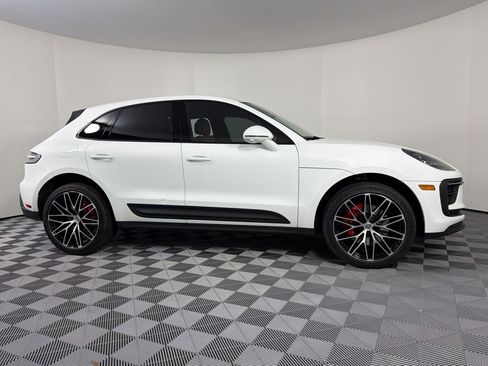 Certified 2023 Porsche Macan S AWD/4WD image 8