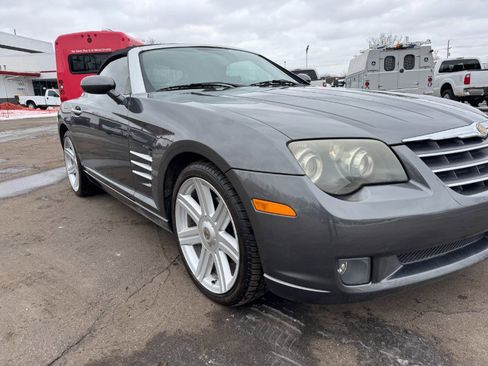 Used 2005 Chrysler Crossfire Limited image 12