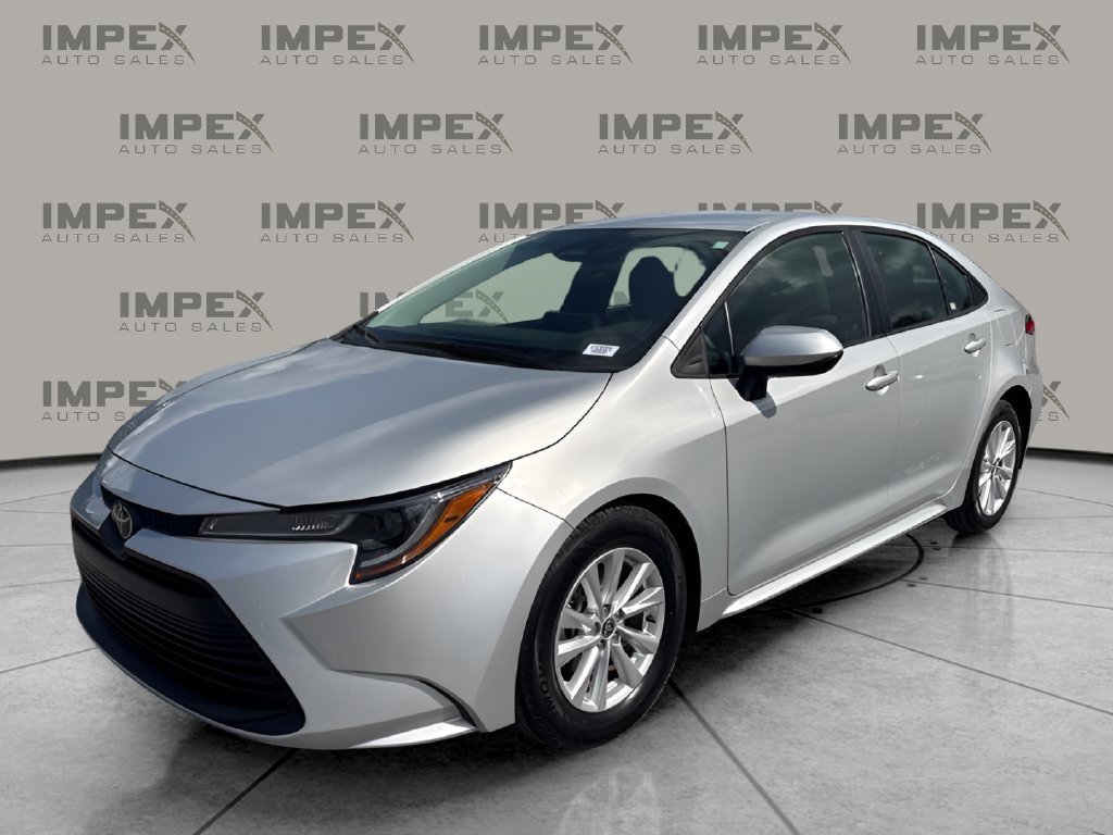 Used 2024 Toyota Corolla LE w/ LE Convenience Package FWD image 1