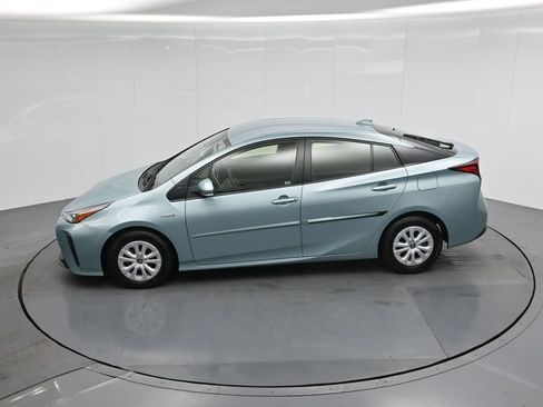 Used 2021 Toyota Prius LE FWD image 39