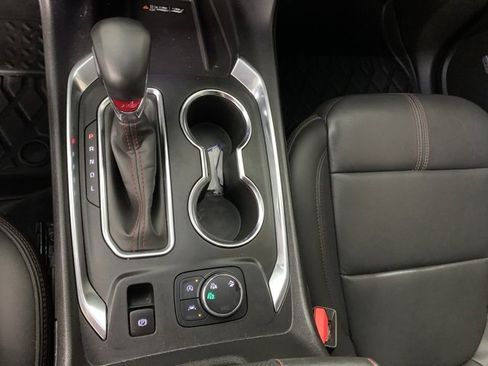 Used 2023 Chevrolet Traverse RS image 13