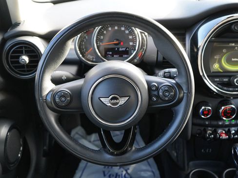 Used 2018 MINI Cooper 4-Door Hardtop FWD image 15