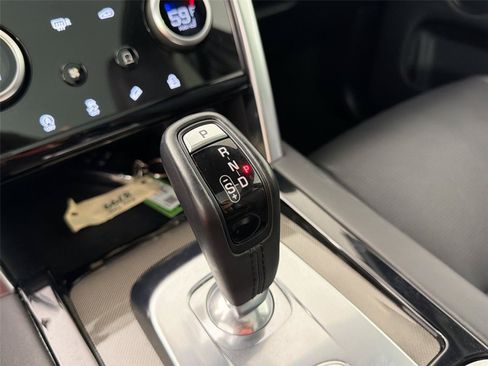 Used 2020 Land Rover Discovery Sport SE R-Dynamic AWD/4WD image 16