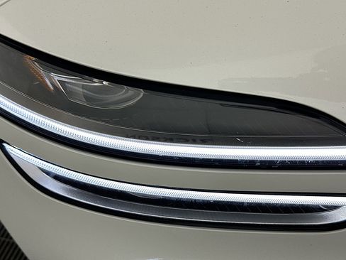 Used 2025 Genesis G70 2.5T w/ Sport Prestige Package image 9