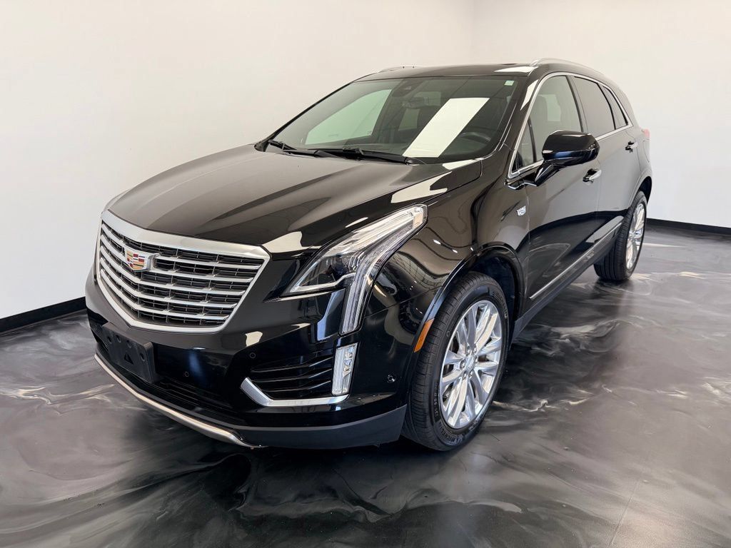 Used 2018 Cadillac XT5 Platinum w/ Driver Assist Package AWD/4WD image 3