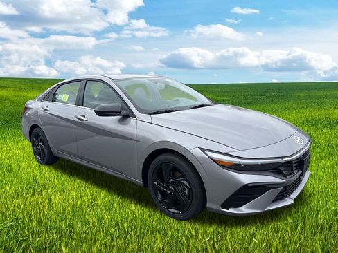 New 2026 Hyundai Elantra SEL Sport image 7