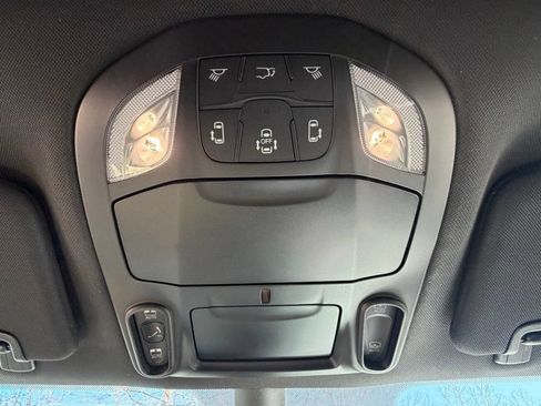 New 2026 Chrysler Pacifica Limited w/ Uconnect Theater Family Group FWD image 27