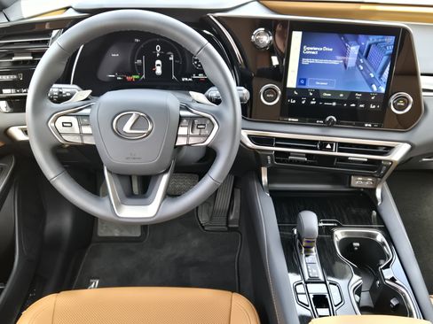 Certified 2026 Lexus RX 350h w/ Cold Area Package image 35