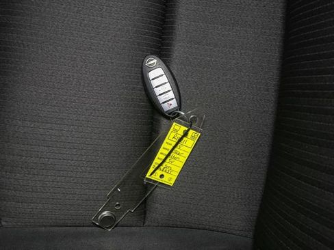 Used 2025 Nissan Altima 2.5 SV image 34