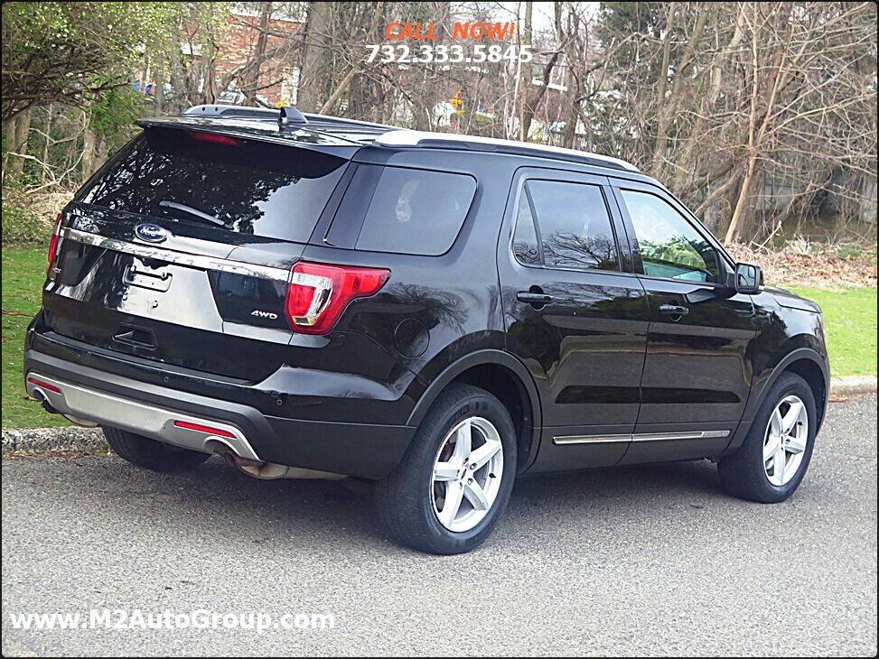 Used 2016 Ford Explorer XLT w/ Equipment Group 202A AWD/4WD image 30