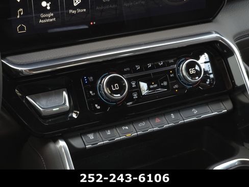 Used 2025 GMC Sierra 2500 Denali w/ Denali Reserve Package AWD/4WD image 17