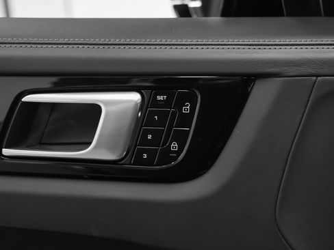 Certified 2021 Porsche Cayenne Turbo image 34