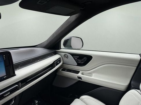 New 2026 Lincoln Aviator Black Label w/ Jet Appearance Package AWD/4WD image 17