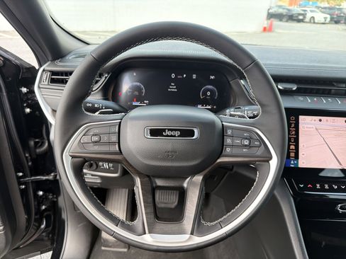 New 2026 Jeep Grand Cherokee Altitude AWD/4WD image 29