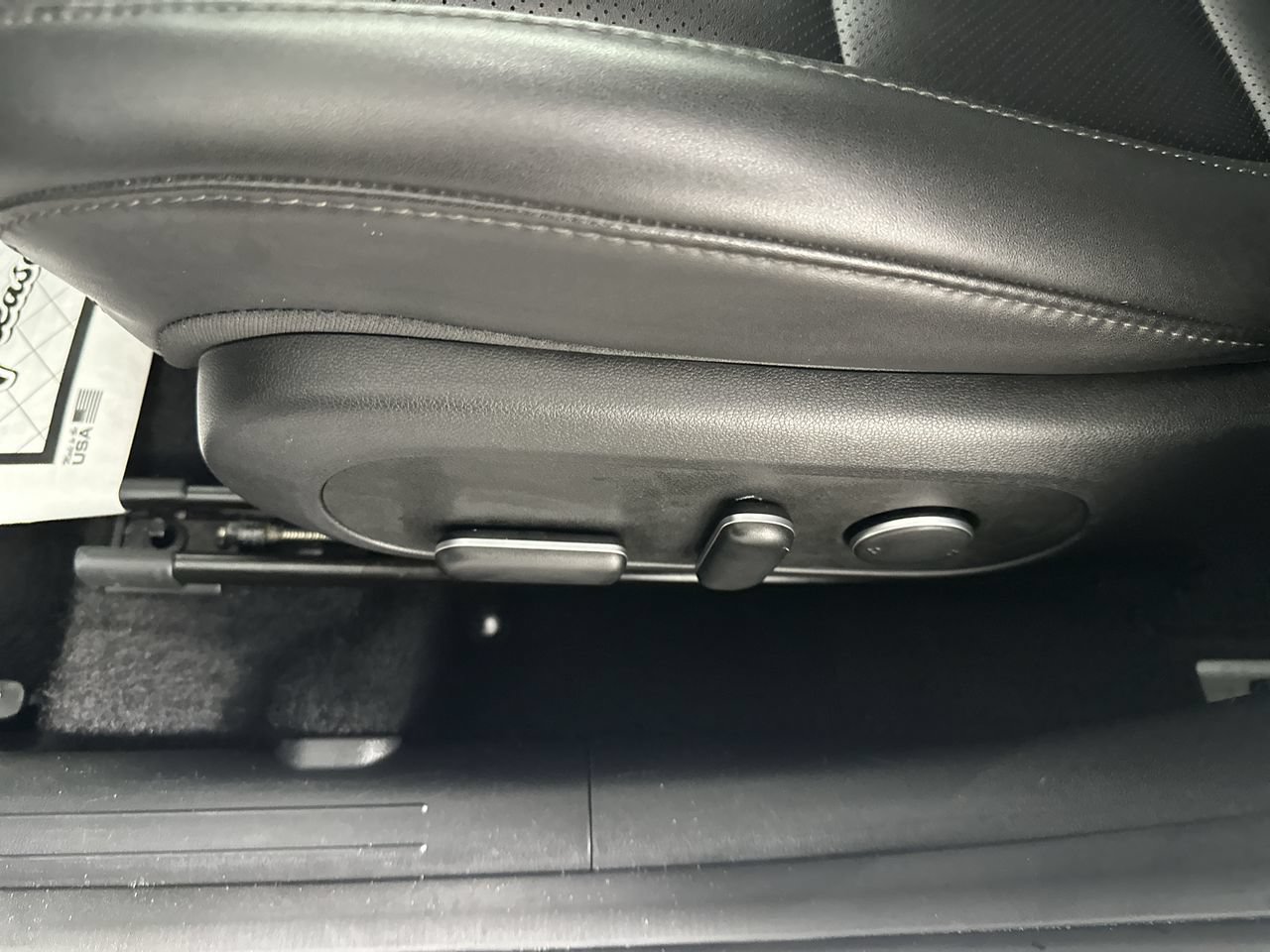 Used 2024 Hyundai Kona Limited FWD image 4