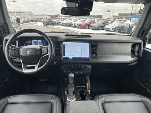 Used 2024 Ford Bronco Badlands image 9