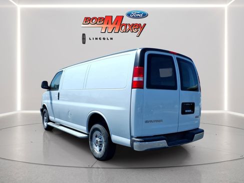 Used 2024 GMC Savana 2500 w/ Driver Convenience Package RWD image 9