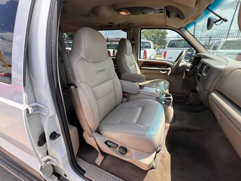 Used 2001 Ford Excursion Limited RWD image 32