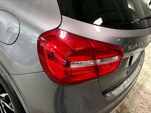 Used 2015 Mercedes-Benz GLA 250 4MATIC image 28