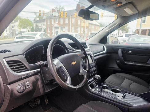 Used 2016 Chevrolet Traverse LT image 12