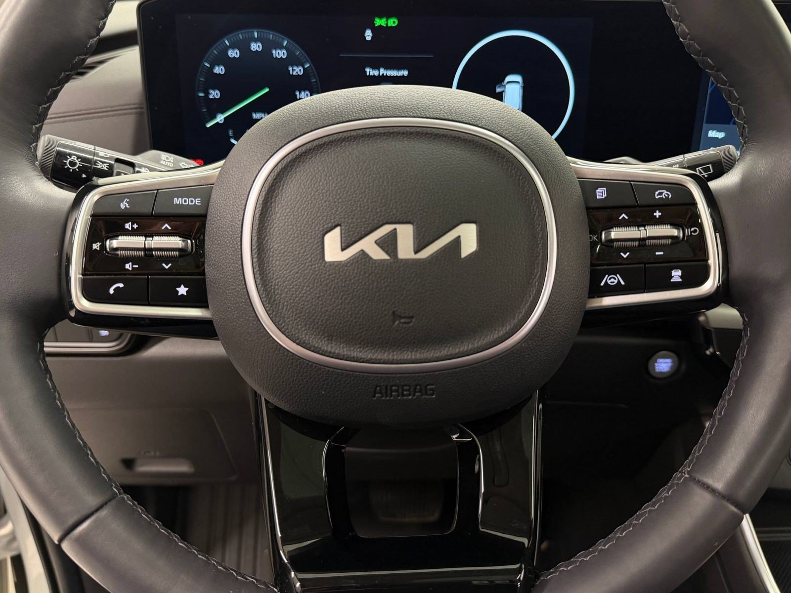 Used 2025 Kia Carnival SX Prestige FWD image 9