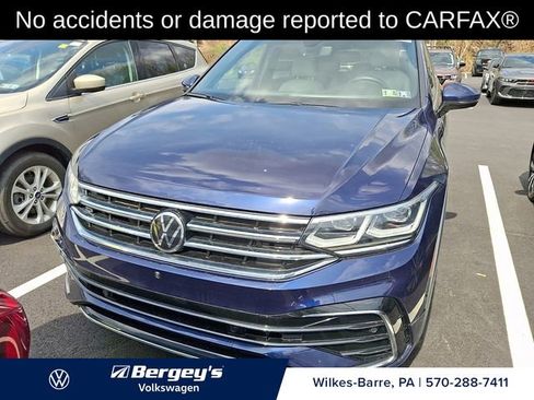 Certified 2022 Volkswagen Tiguan SEL R-Line AWD/4WD image 2