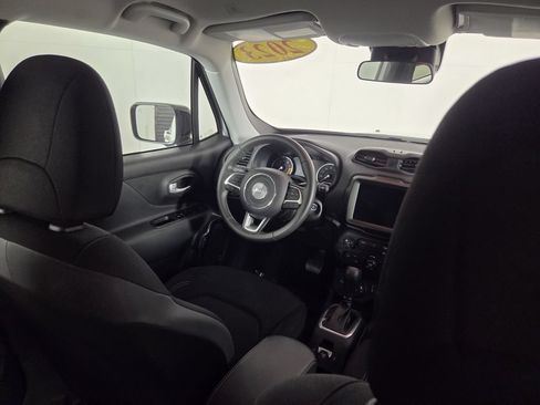 Used 2023 Jeep Renegade Altitude AWD/4WD image 31