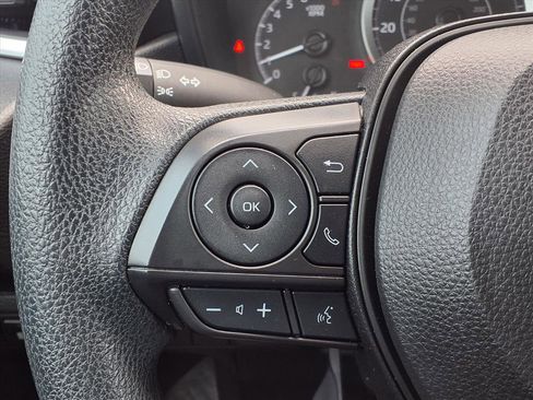 Used 2022 Toyota Corolla LE image 14