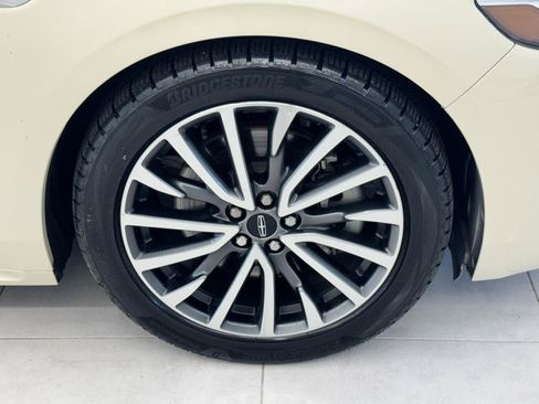Used 2018 Lincoln Continental Select FWD image 41
