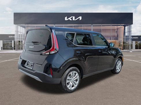 Certified 2024 Kia Soul LX FWD image 4