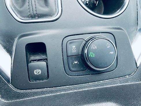 Used 2019 Chevrolet Traverse Premier w/ Redline Edition AWD/4WD image 19