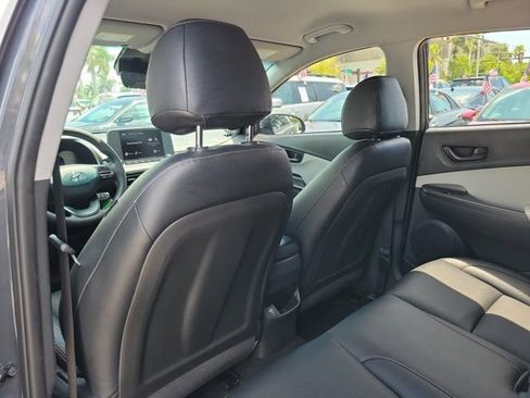 Certified 2023 Hyundai Kona SE w/ Cargo Package FWD image 8