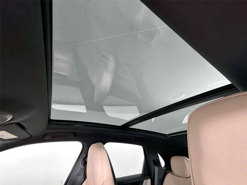 Certified 2026 Porsche Cayenne AWD/4WD image 34