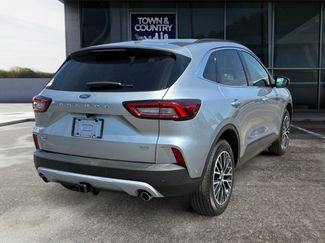 Used 2024 Ford Escape SE w/ PHEV Premium Package FWD video 3