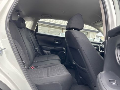 Used 2025 Honda HR-V LX image 17